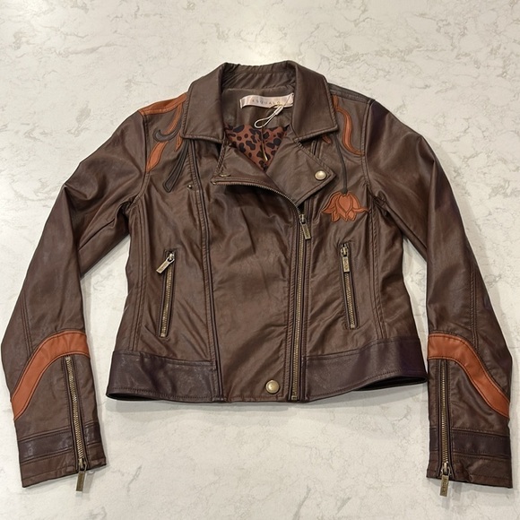 Esqualo Embroidered Vegan Leather Moto Jacket Zipper Detail Size 4 NWT - Picture 4 of 16